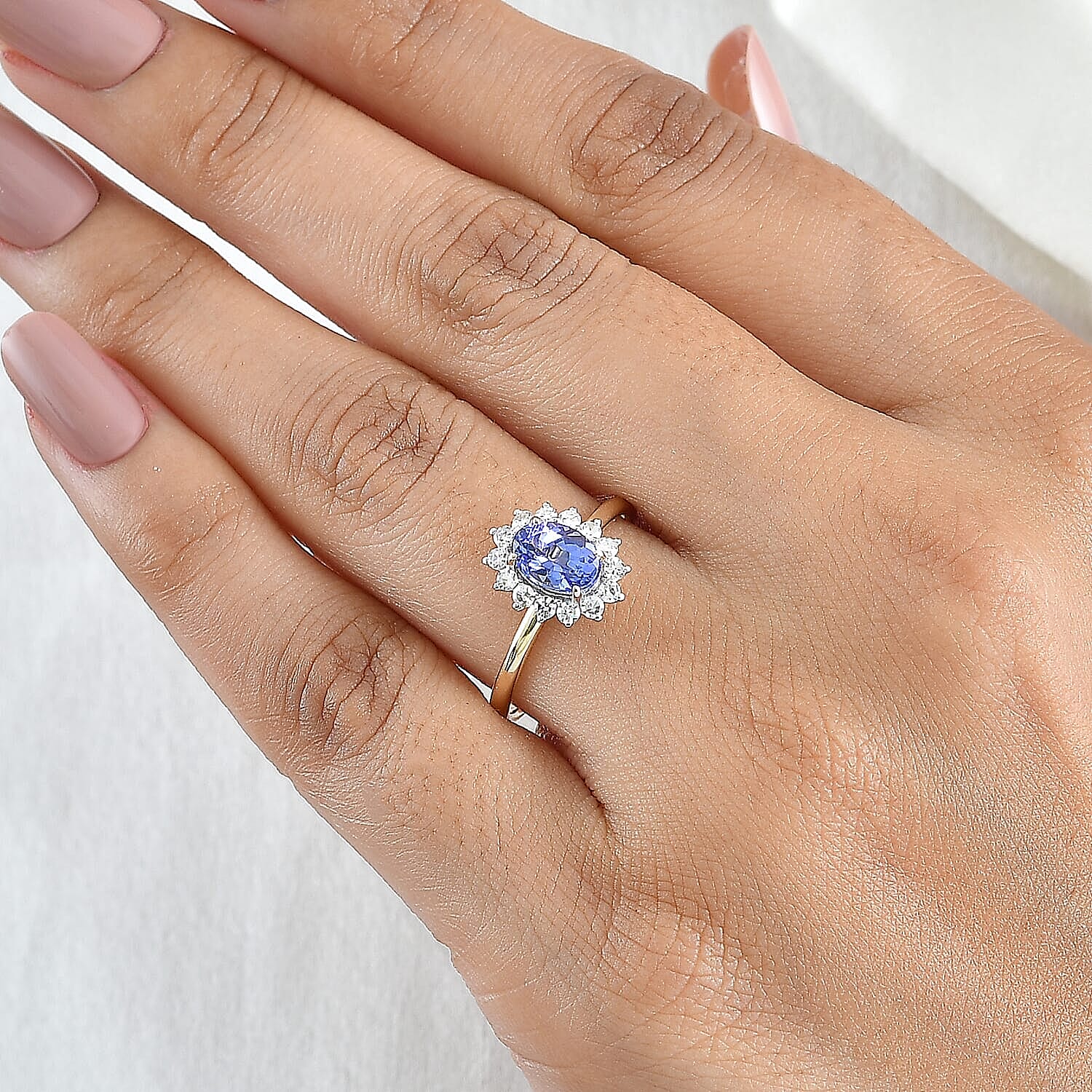 Premium Tanzanite and Luxuriant Lab Grown Diamond E-F VS 1.15 ctw Sunburst Ring in 10K Yellow Gold (Size 10.0)