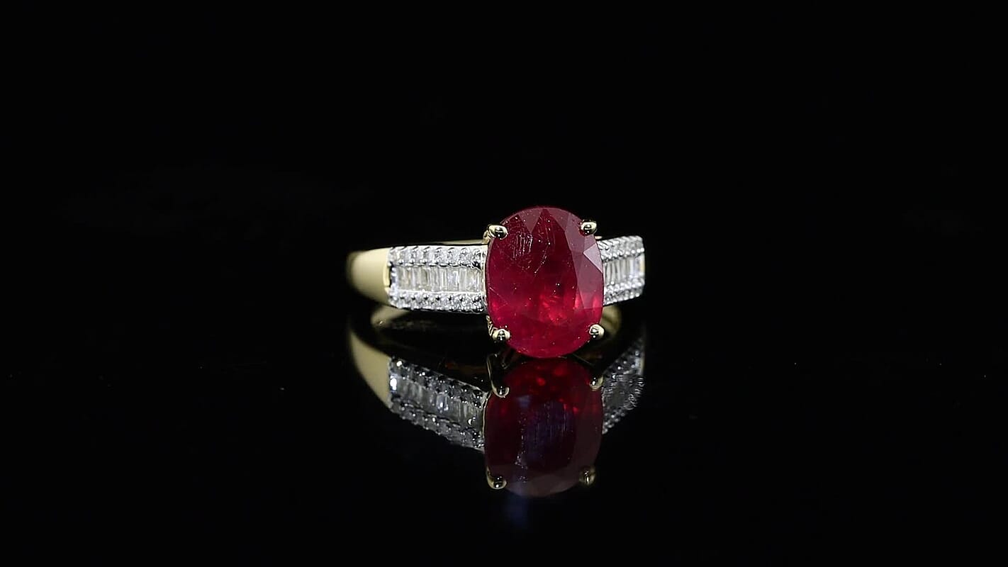 Luxoro 10K Yellow Gold AAA Niassa Ruby (FF), Diamond (I2) (0.25 cts) Ring (Size 6.0) 4.15 ctw