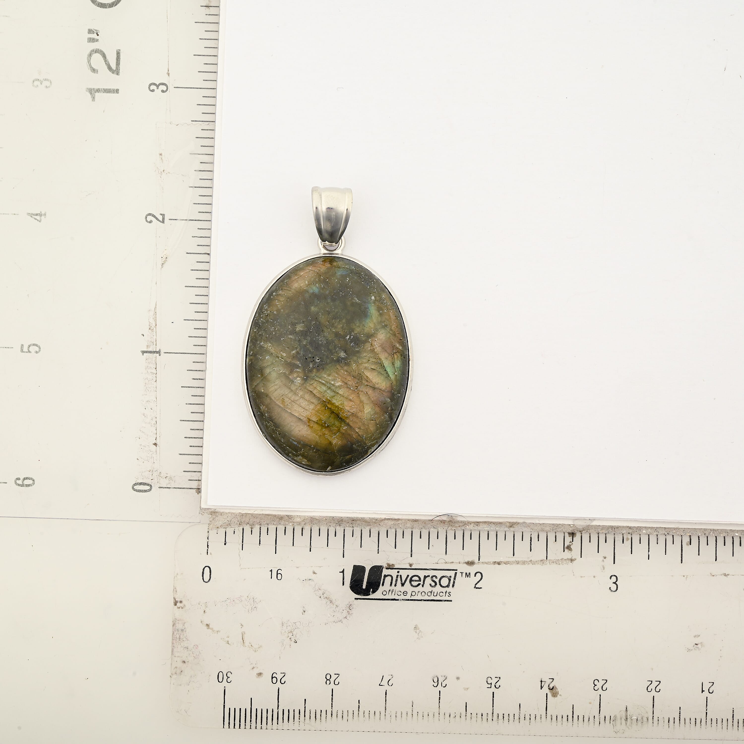 Labradorite 50.00 ctw Oval Pendant in Silvertone
