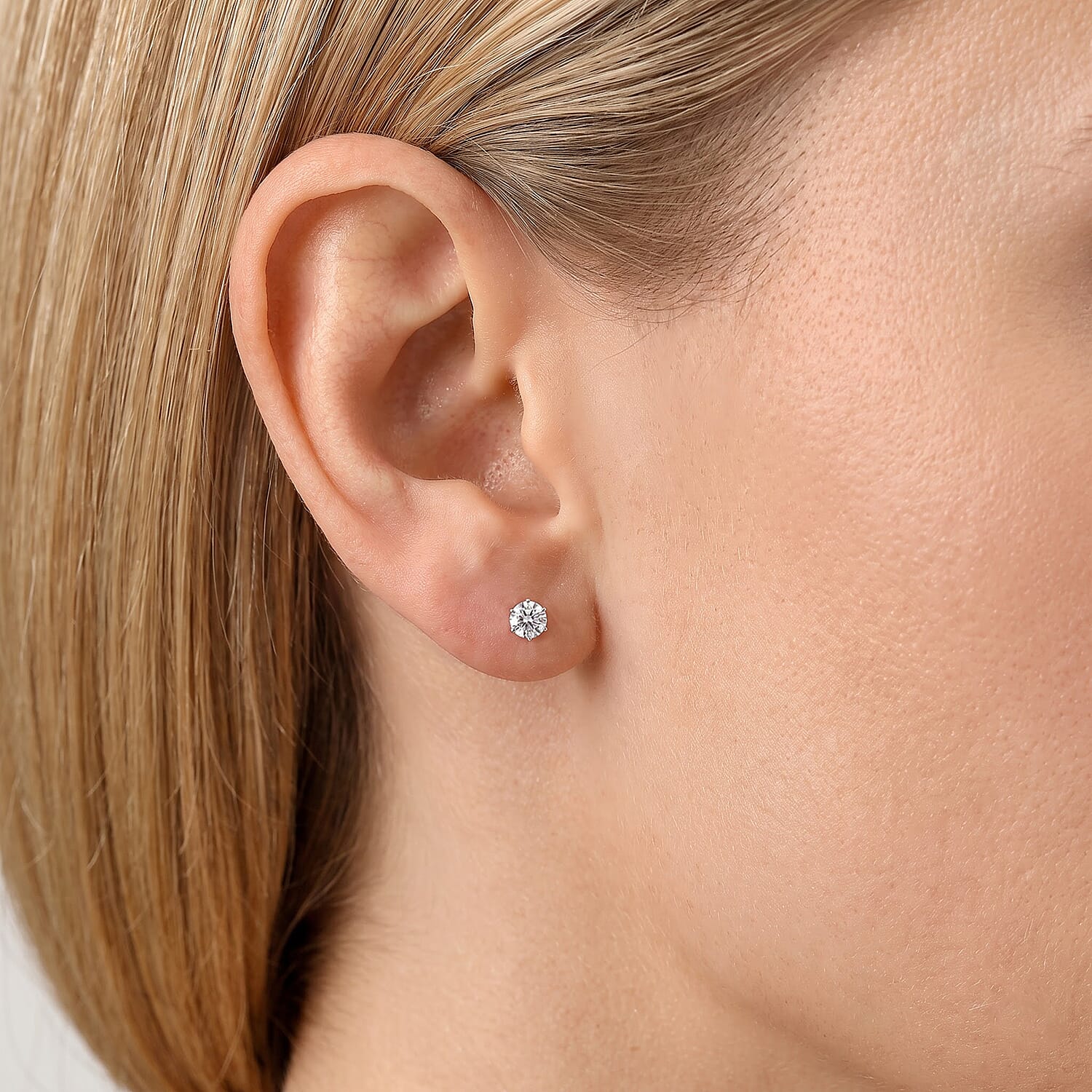 Luxuriant Lab Grown Diamond E-F VS 0.25 ctw Solitaire Stud Earrings in Rhodium Over Sterling Silver