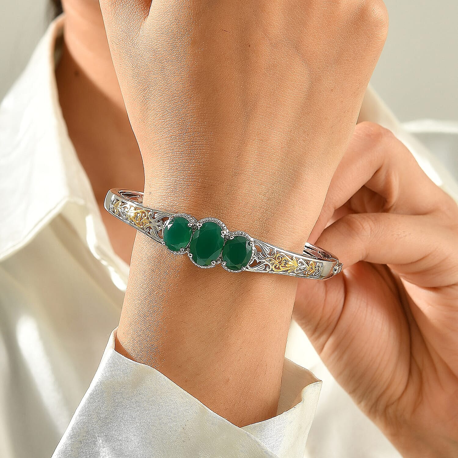 EverTrue Verde Onyx Full Bangle in 18K YG Plated and Platinum Bond 12.35 ctw