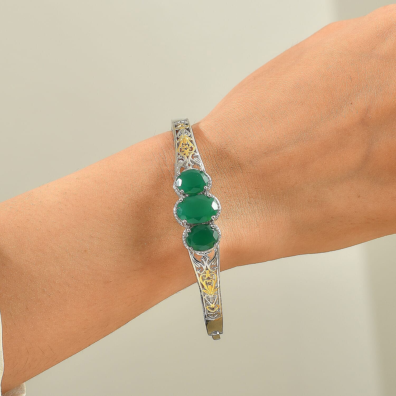 EverTrue Verde Onyx Full Bangle in 18K YG Plated and Platinum Bond 12.35 ctw