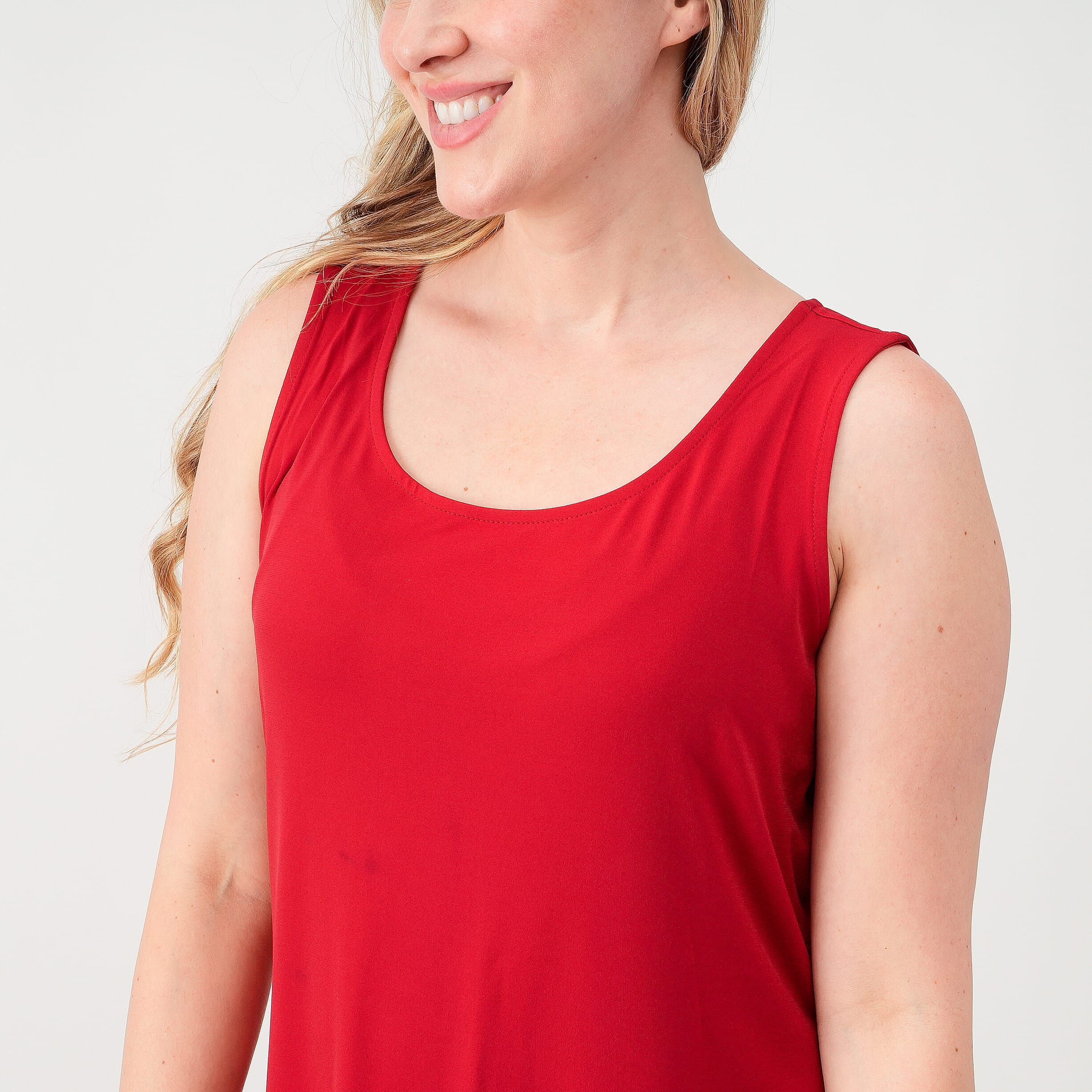 Susan Graver Navy and Scarlet Red Set Of 2 Modern Essentials Liquid Knit Tanks - M