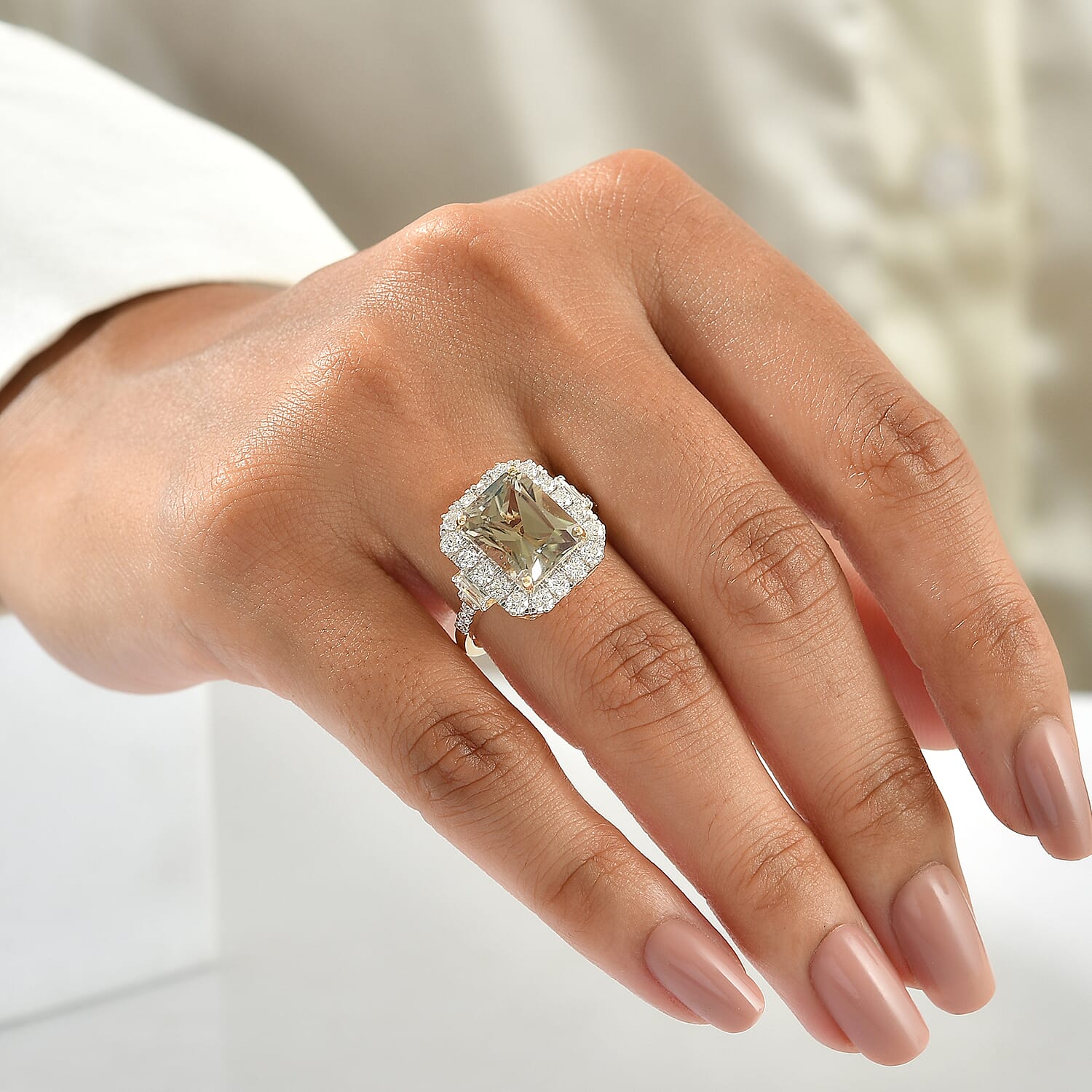 Certified and Appraised AAA Turkizite and Luxuriant Lab Grown Diamond G-H SI 6.50 ctw Ring in 10K Yellow Gold (Size 8.0)