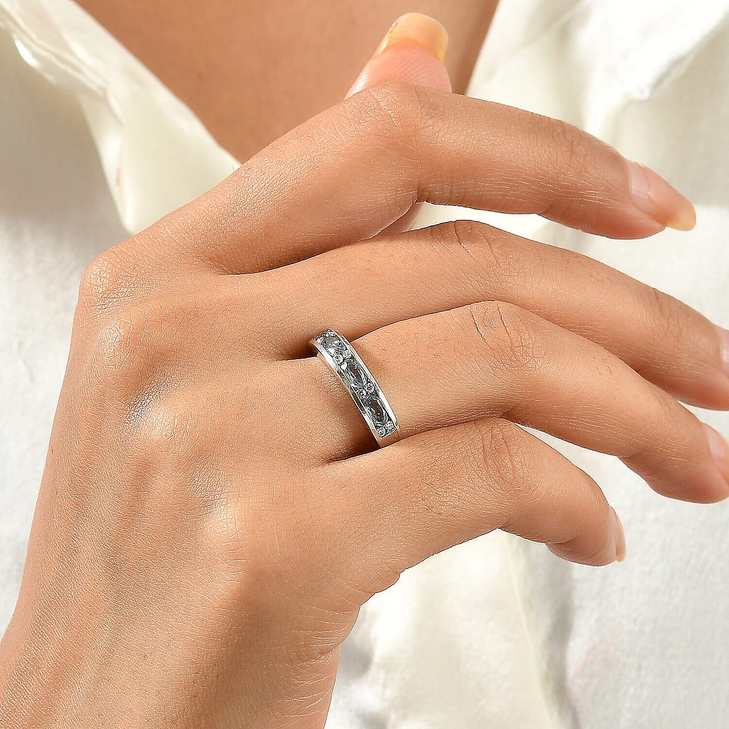 D'Joy Montana Sapphire and Moissanite 1.30 ctw Rockies Journey Ring in Rhodium Over Sterling Silver (Size 6.0)