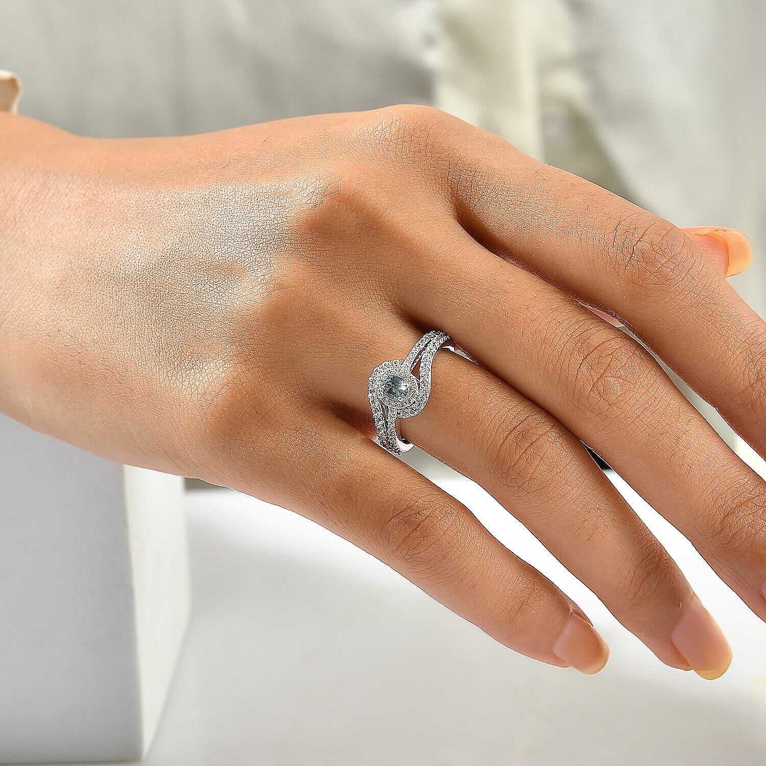 D'Joy Montana Sapphire and White Zircon 1.40 ctw Alpine Infinity Ring in Rhodium Over Sterling Silver (Size 5.0)