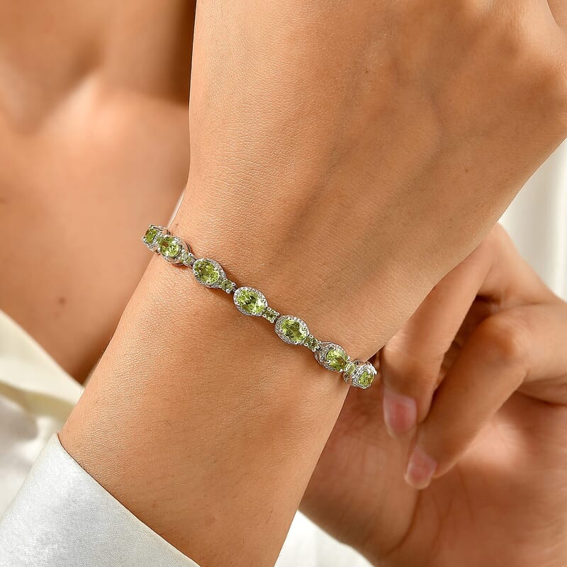 D'Joy Premium Hebei Peridot 9.75 ctw Bracelet in Rhodium Over Sterling Silver (7.25 In)