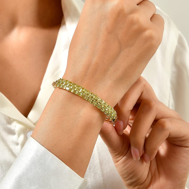 EverTrue Premium Hebei Peridot 7.20 ctw Bangle Bracelet in 18K YG Plated (6.50 In)