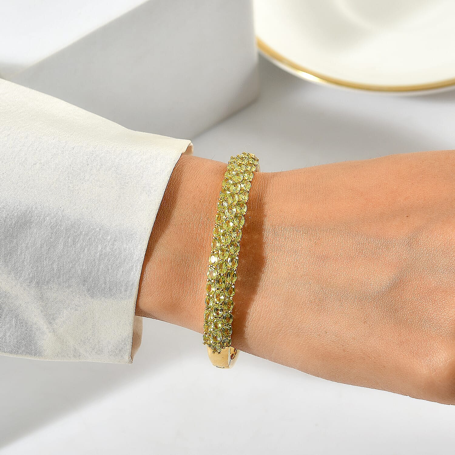 EverTrue Premium Hebei Peridot 7.20 ctw Bangle Bracelet in 18K YG Plated (6.50 In)