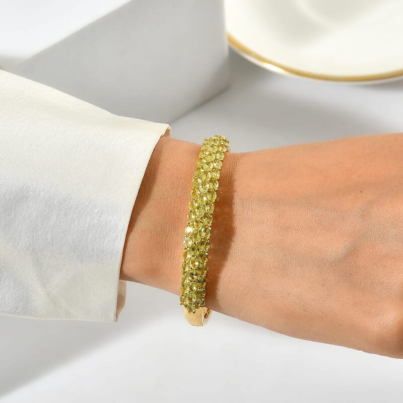 EverTrue Premium Hebei Peridot 7.20 ctw Bangle Bracelet in 18K YG Plated (6.50 In)