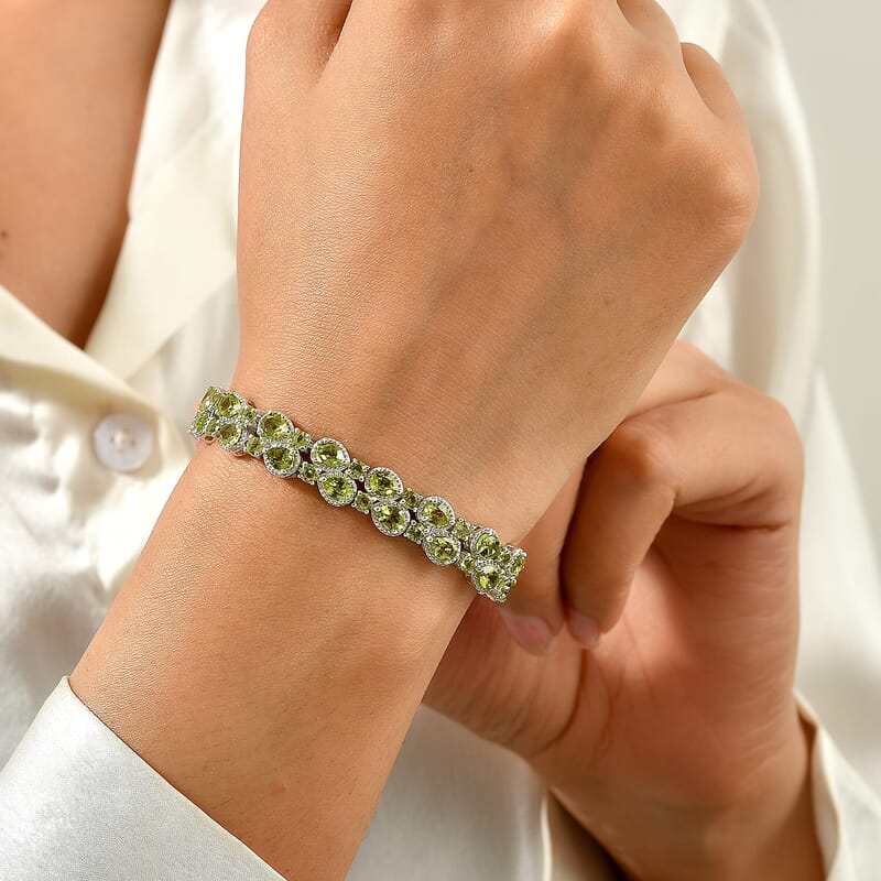 D'Joy Premium Hebei Peridot 16.90 ctw Cluster Bracelet in Rhodium Over Sterling Silver (7.25 In)