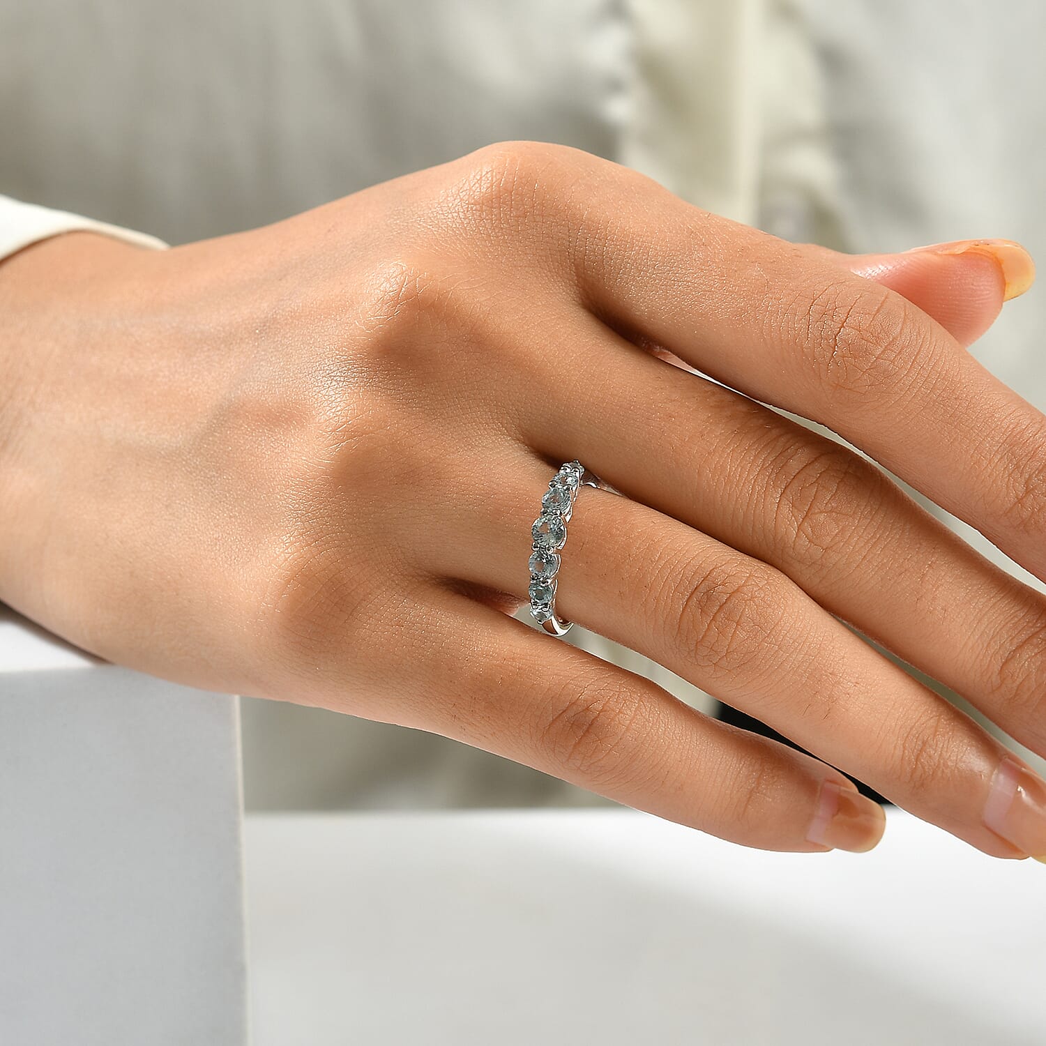 D'Joy Montana Sapphire 1.40 ctw Rockies Skyline Ring in Rhodium Over Sterling Silver (Size 5.0)