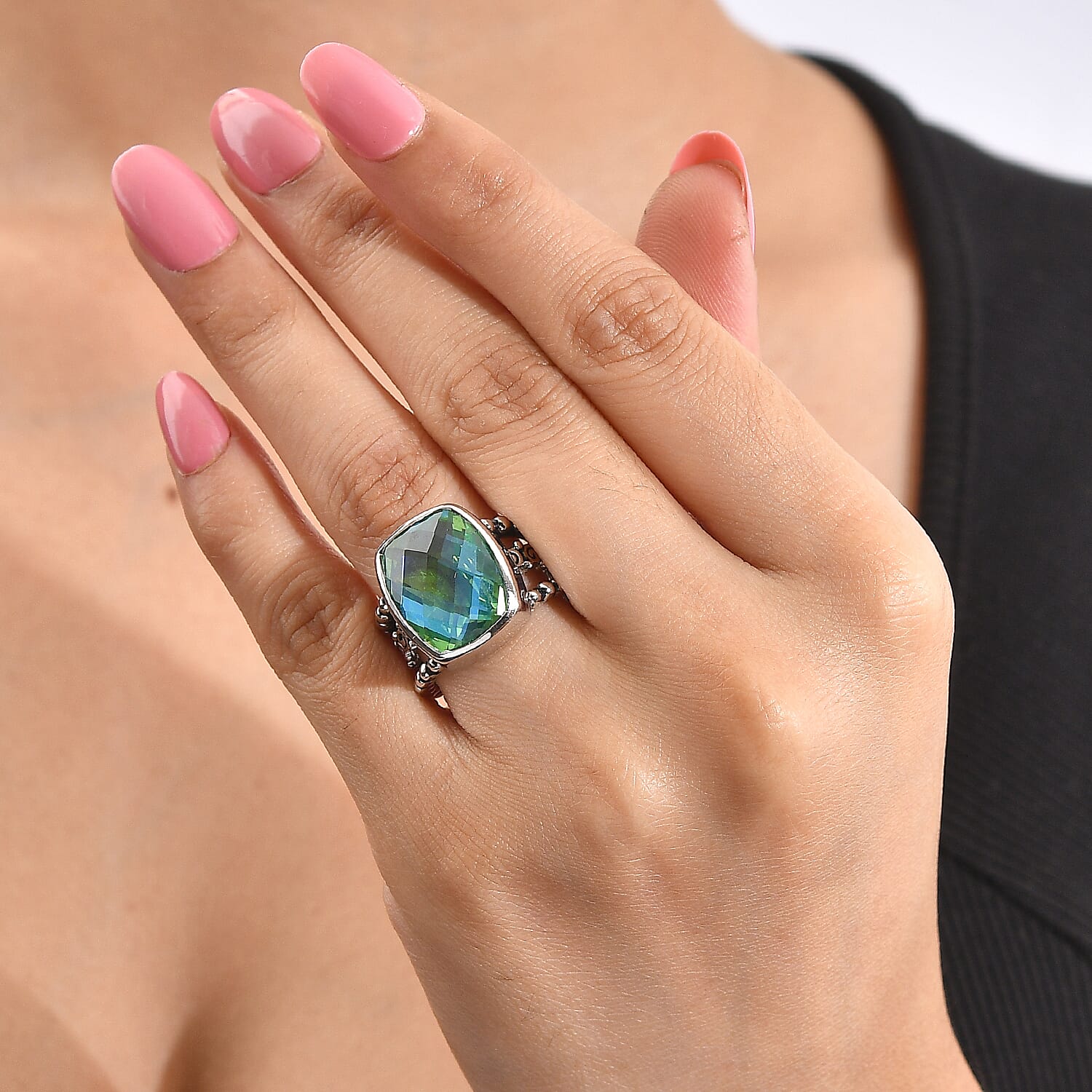 Sajen Silver Rainbow Caribbean Doublet Quartz 11.50 ctw Ring in Rhodium Over Sterling Silver (Size 6.0)