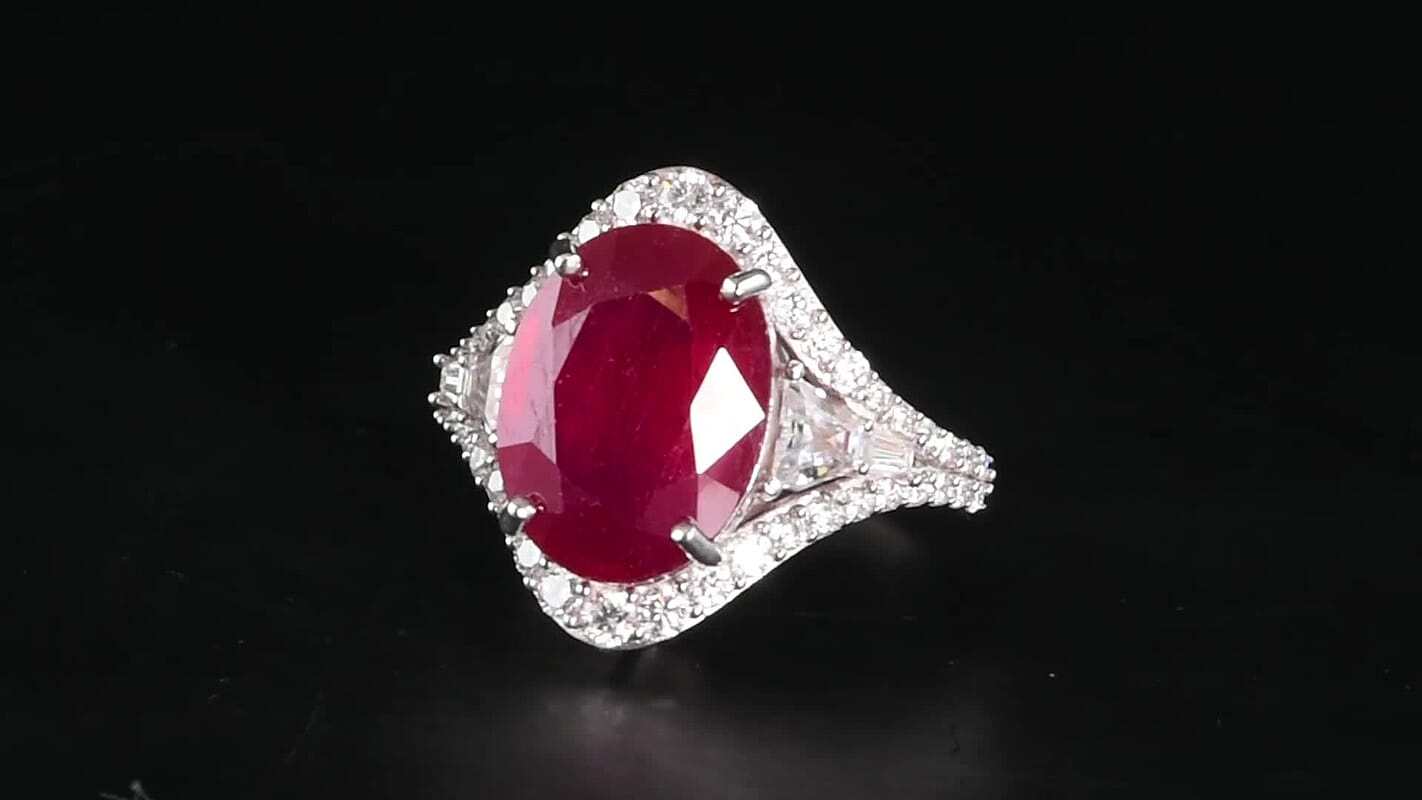 D''Joy Niassa Ruby (FF), Moissanite Ring in Rhodium Over Sterling Silver (Size 10.0) 15.50 ctw