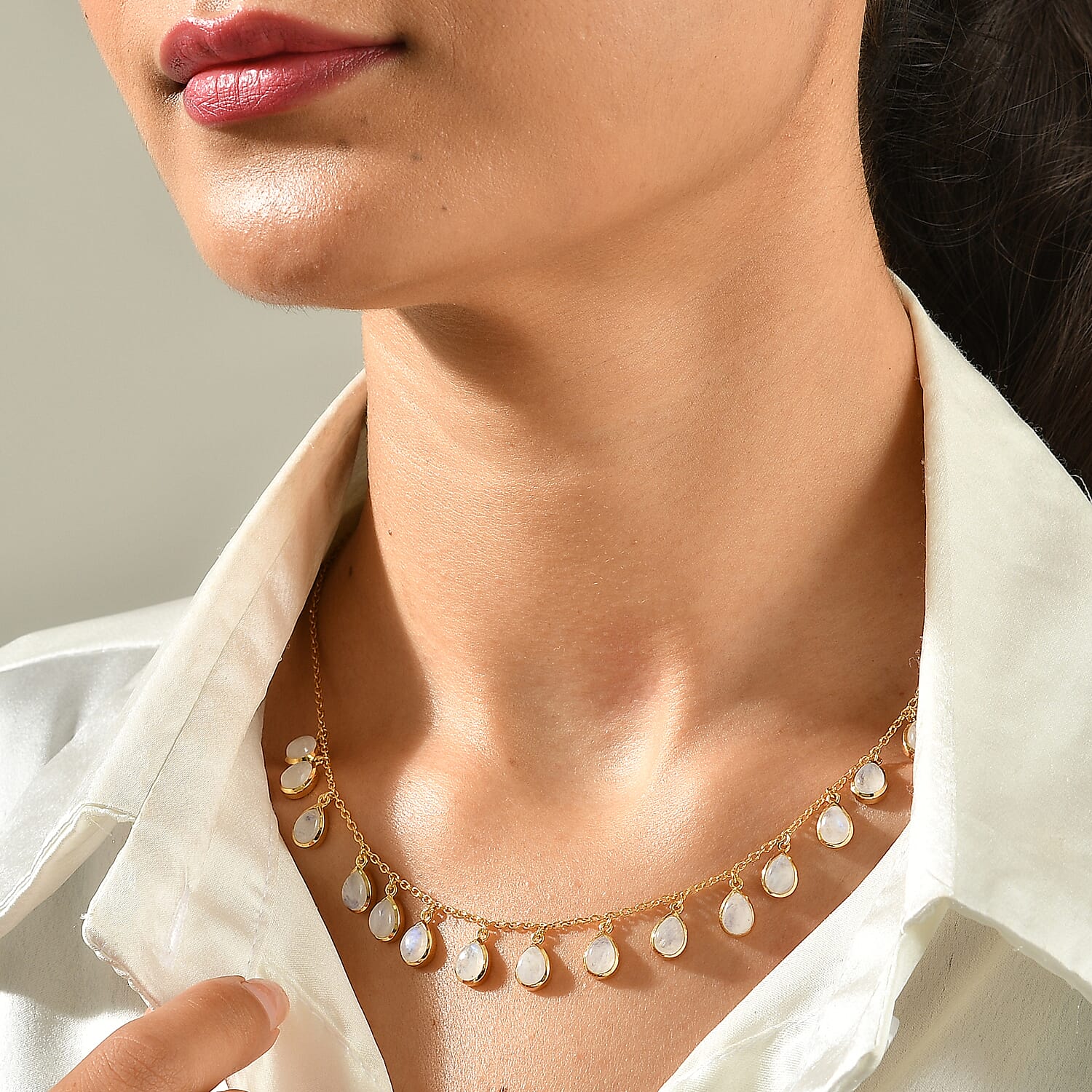 D'Joy Rainbow Moonstone 13.35 ctw Station Necklace (18 Inches) in 18K Vermeil Yellow Gold Over Sterling Silver
