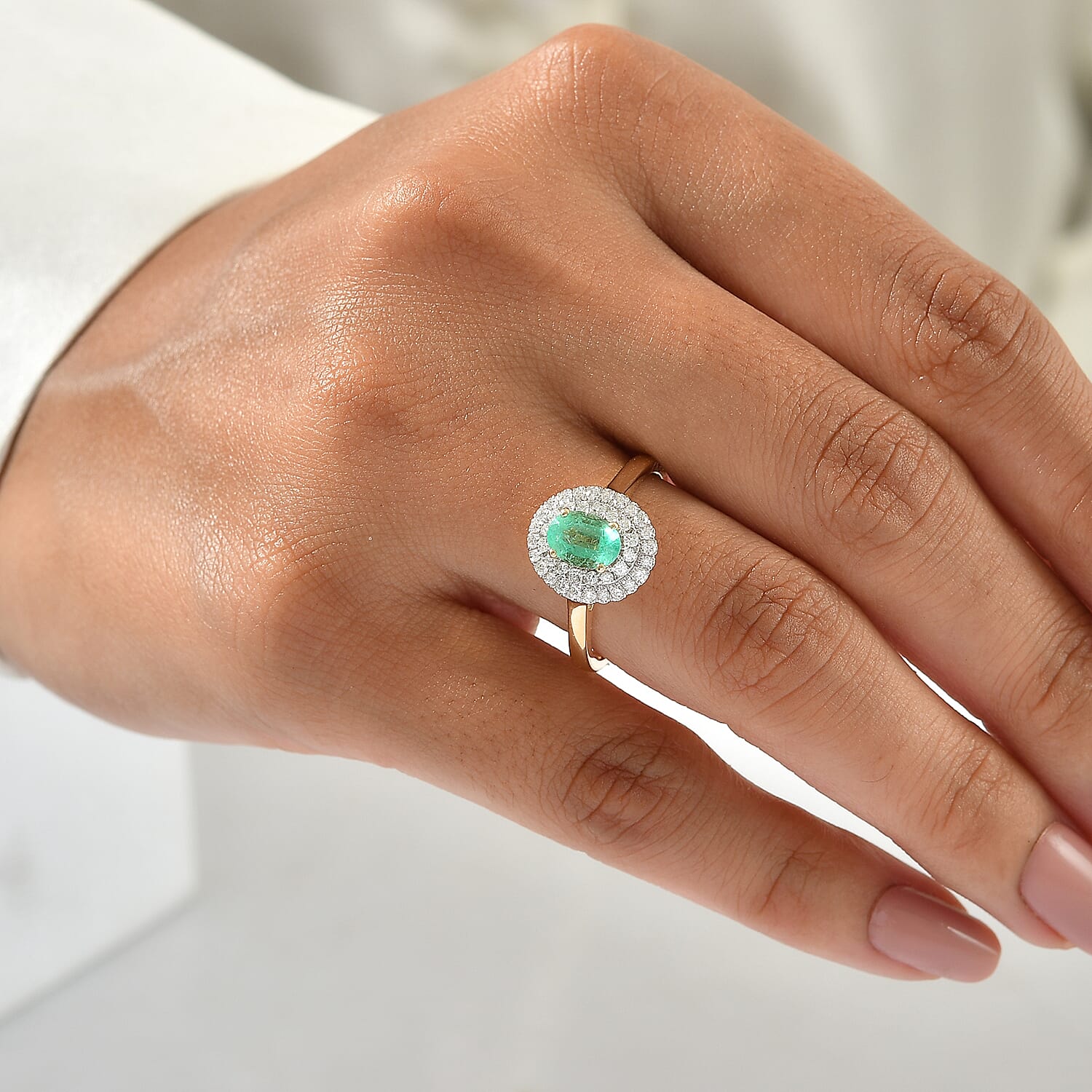 Certified and Appraised Luxoro AAA Boyaca Colombian Emerald and Diamond (I2) 1.10 ctw Ring in 10K Yellow Gold (Size 6.0)