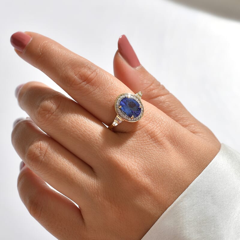 Luxoro Premium Tanzanite and Diamond I2 3.10 ctw Oval Brilliant Ring in 10K Yellow Gold (Size 6.0) 4 Grams