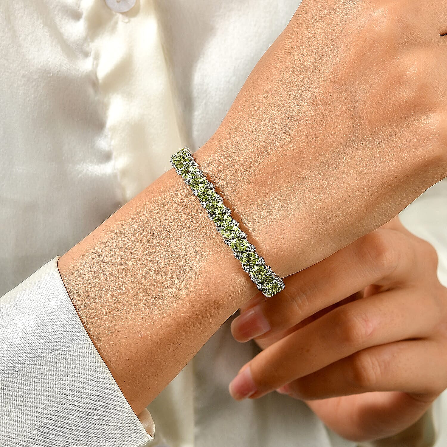 D'Joy Premium Hebei Peridot and White Zircon 20.40 ctw Bracelet in Rhodium Over Sterling Silver (7.25 In)