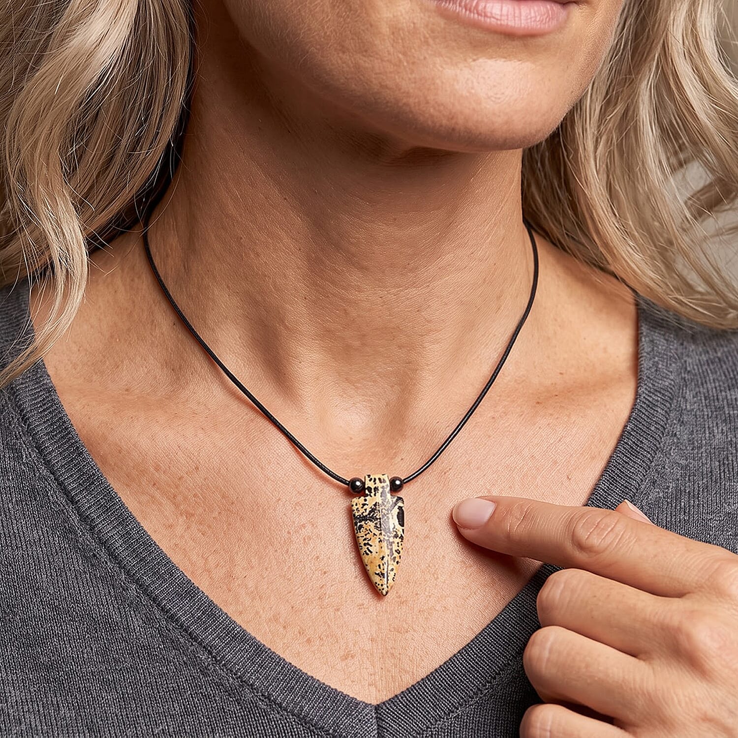 Arrowhead Artistic Jasper and Lava 32.00 ctw Cord Necklace (Adjustable)