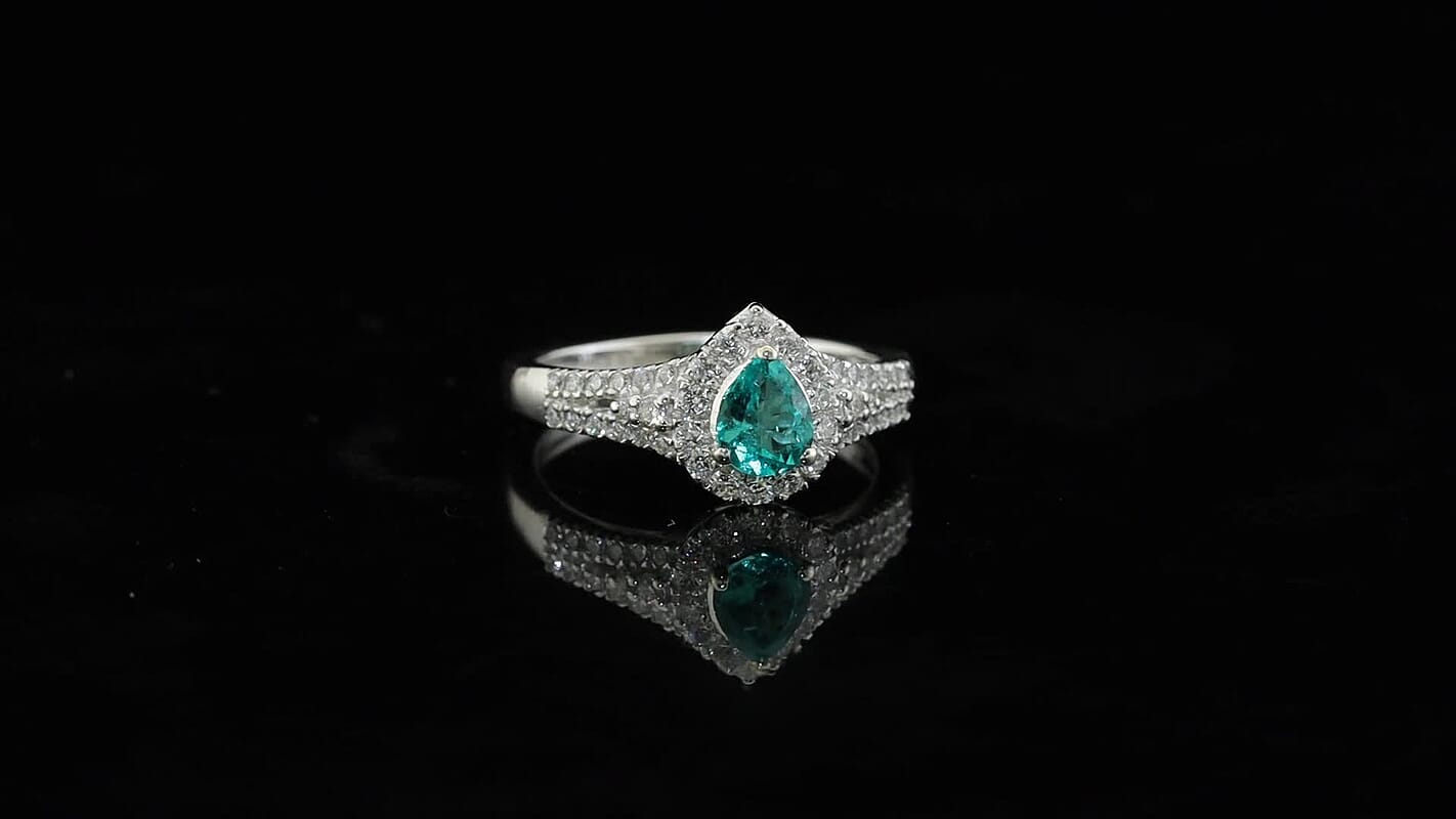 Certified and Appraised D'Joy Premium Boyaca Colombian Mint Emerald and Lab Grown Diamond G-H SI 0.90 ctw Ring in Rhodium Over Sterling Silver (Size 10.0)