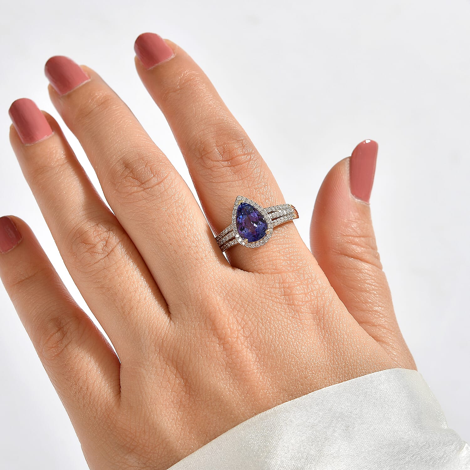 Luxoro 10K Yellow Gold Premium Tanzanite, Diamond (I2) (0.35 cts) Ring (Size 7.0) (4 g) 3.11 ctw