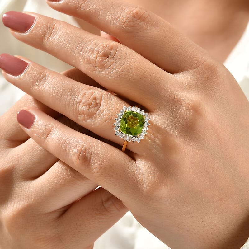 Certified and Appraised D'Joy Premium Hebei Peridot and Moissanite 4.35 ctw Ring in 18K Vermeil Yellow Gold Over Sterling Silver (Size 8.0)