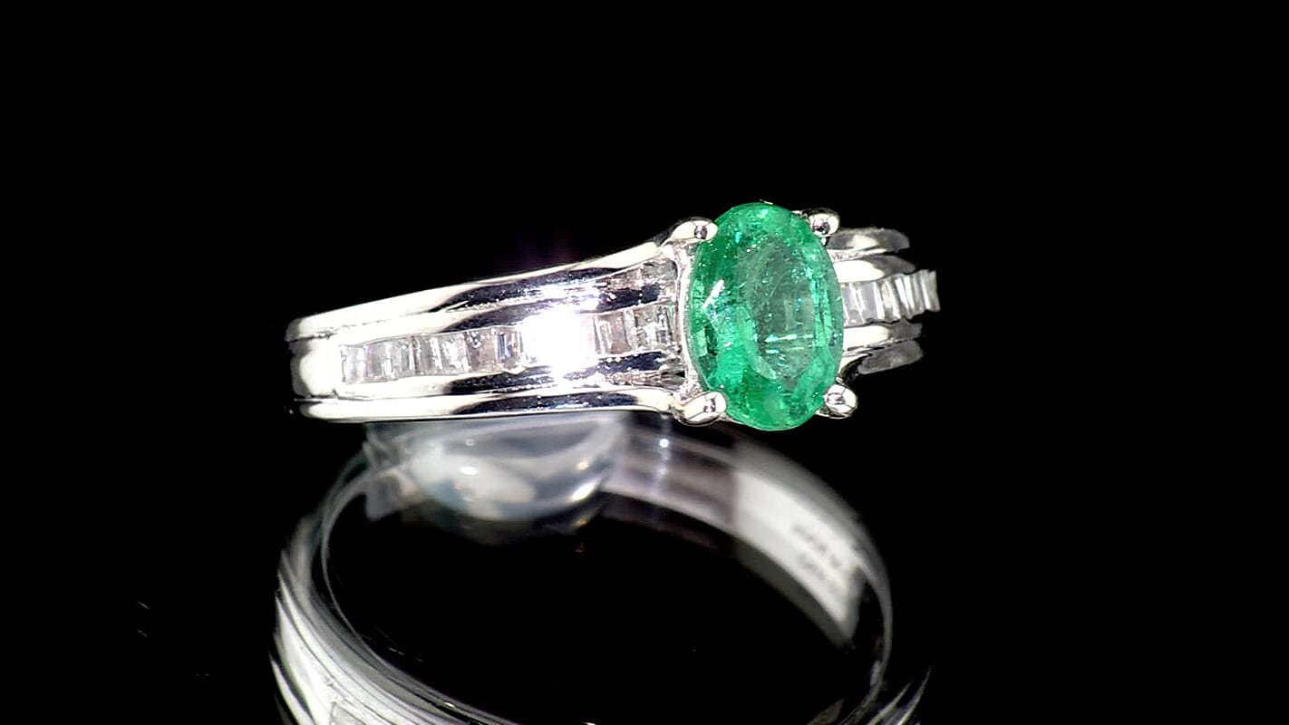 D''Joy Emerald and White Diamond 0.90 ctw Ring in Rhodium Over Sterling Silver (Size 7.0)