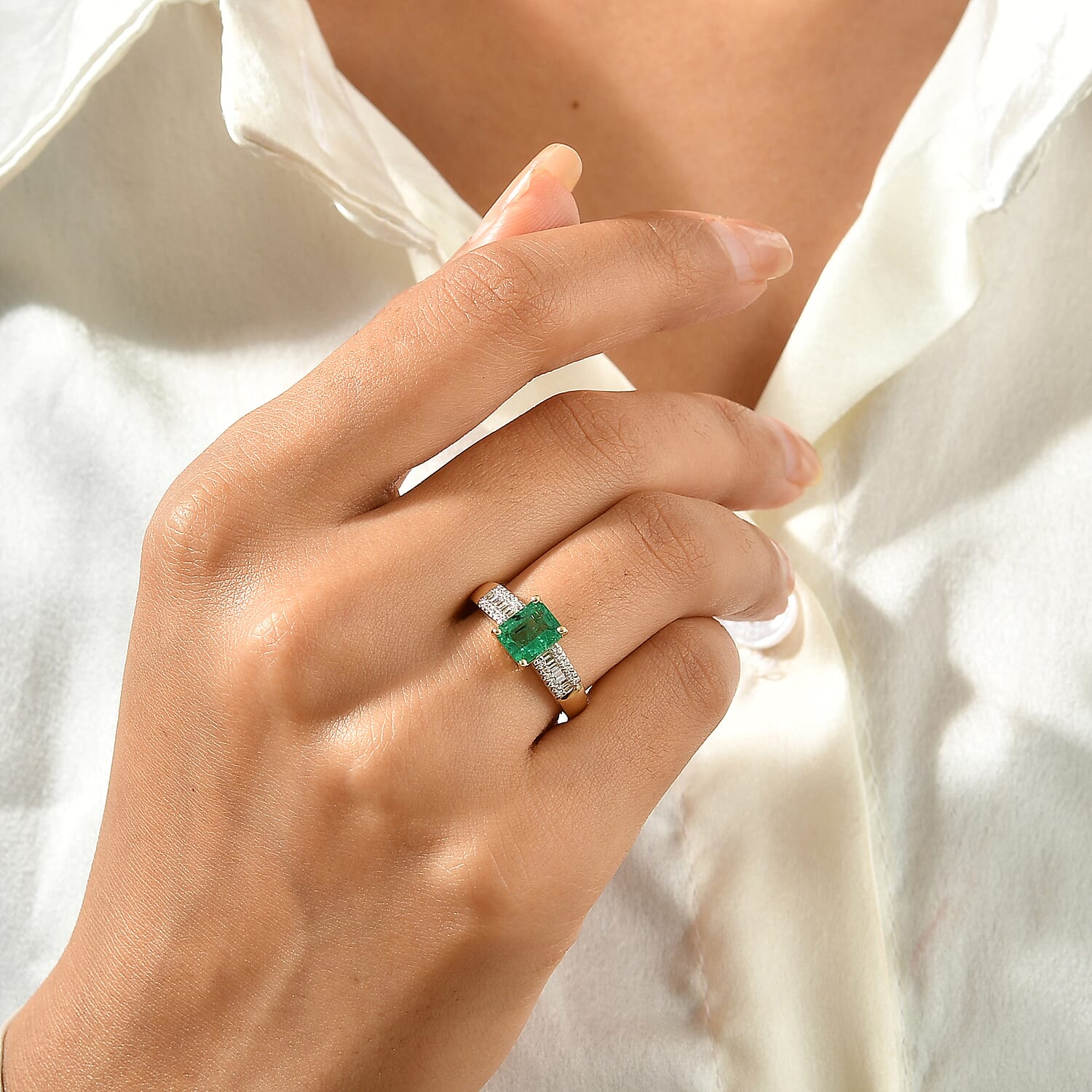 Luxoro AAA Kagem Zambian Emerald and Diamond I2 2.50 ctw Verdant Prism Ring in 10K Yellow Gold (Size 6.0)