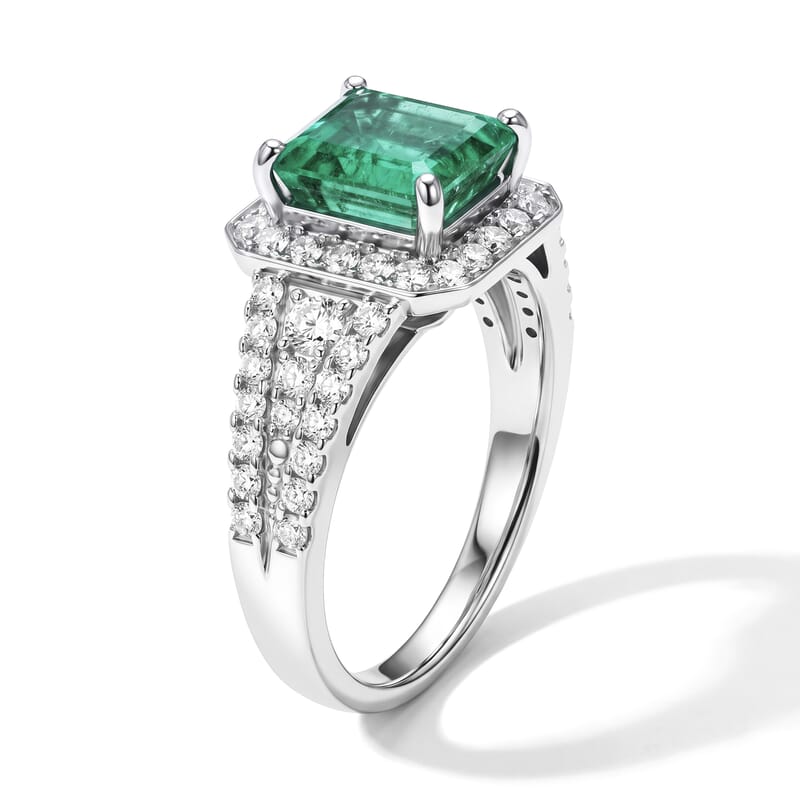 AAAA Colombian Emerald and White Diamond SI 2.75 ctw Ring in 900 Platinum (Size 6.0) 7.20 Grams