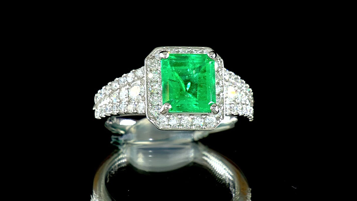 AAAA Boyaca Colombian Emerald and White Diamond SI 2.75 ctw Ring in 900 Platinum (Size 6.0) 7.20 Grams