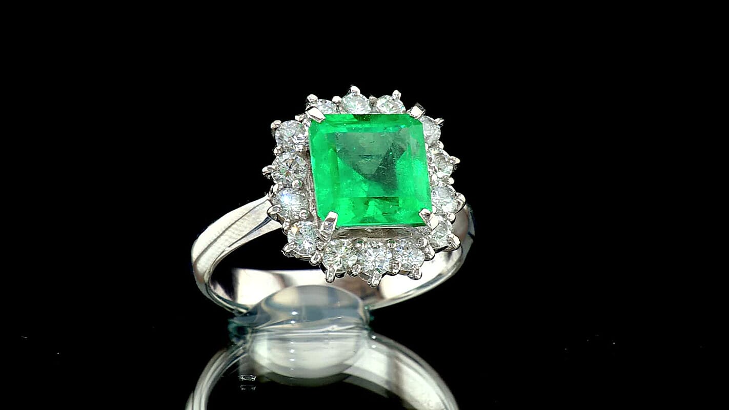 AAAA Boyaca Colombian Emerald and White Diamond SI 2.90 ctw Ring in 900 Platinum (Size 6.0) 7.50 Grams