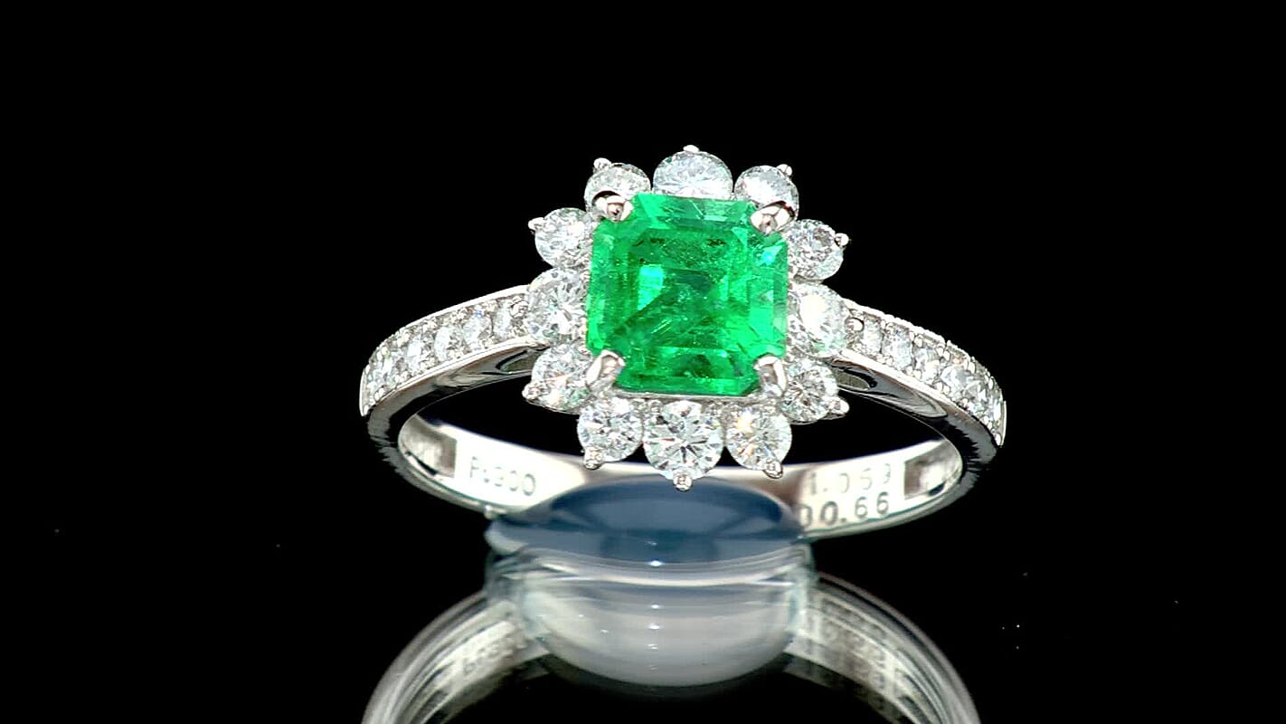 900 White Platinum AAAA Boyaca Colombian Emerald, White Diamond (SI) Ring (Size 6.5) (4.20 g) 1.70 ctw