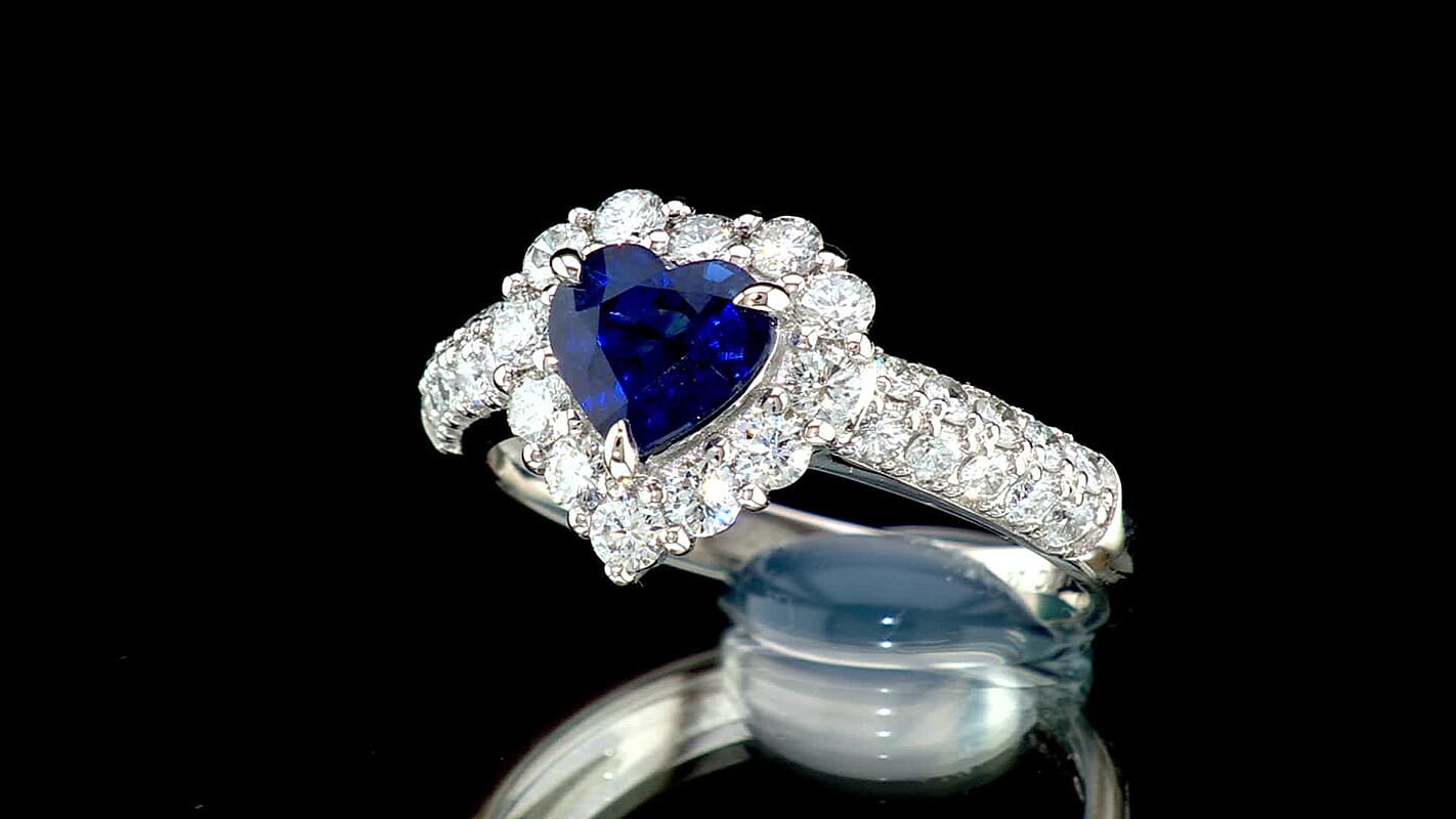 AAAA Madagascar Blue Sapphire and White Diamond SI 2.20 ctw Ring in 900 Platinum (Size 6.5) 5.30 Grams
