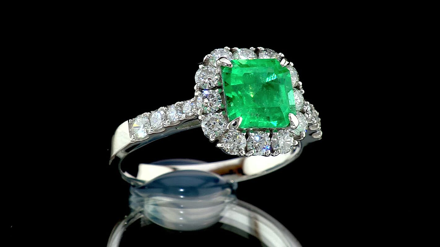 900 White Platinum AAAA Boyaca Colombian Emerald, White Diamond (SI) Ring (Size 6.5) (5.90 g) 2.30 ctw