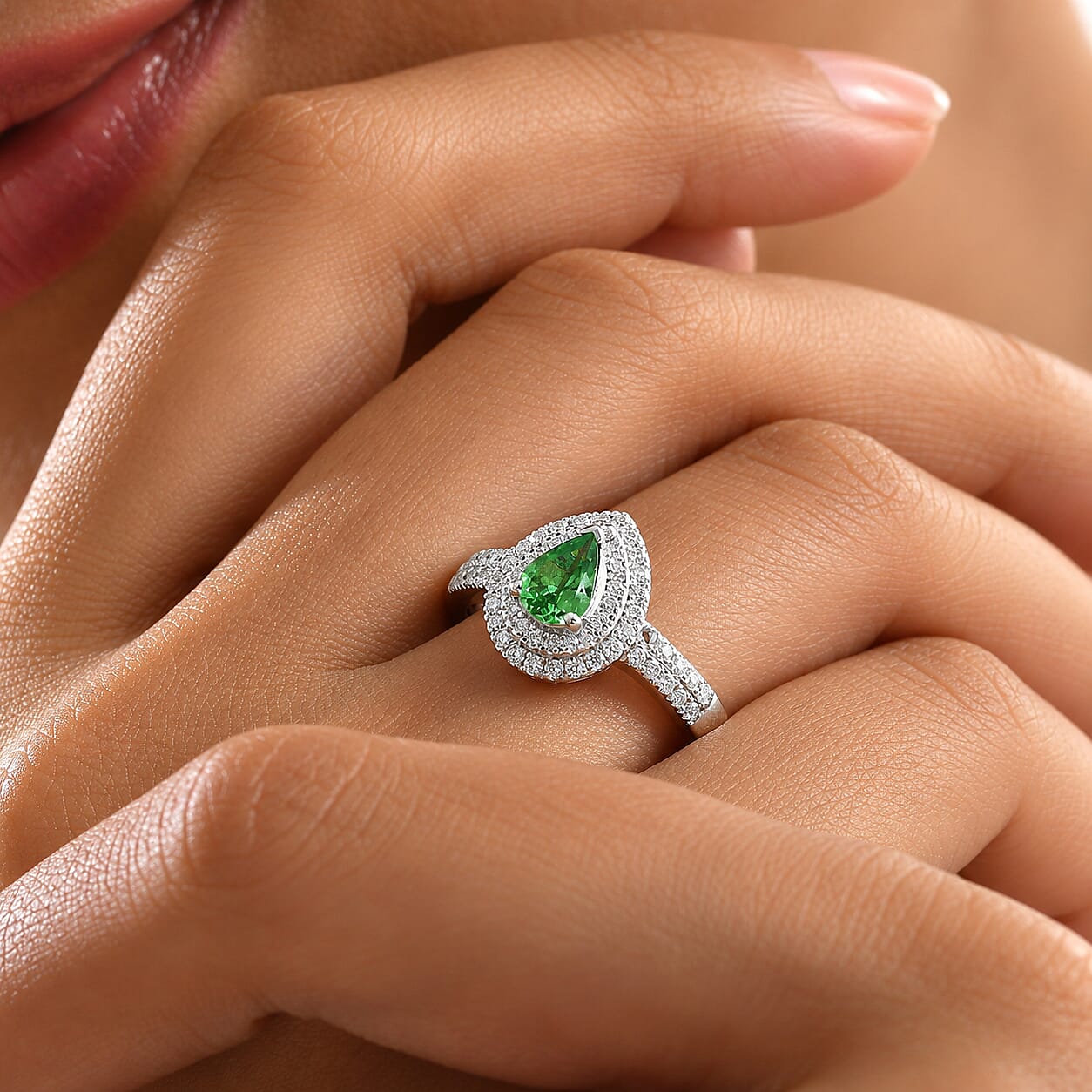 D'Joy Premium Tsavorite Garnet and Moissanite 1.10 ctw Dewdrop Bloom Ring in Rhodium Over Sterling Silver (Size 6.0)
