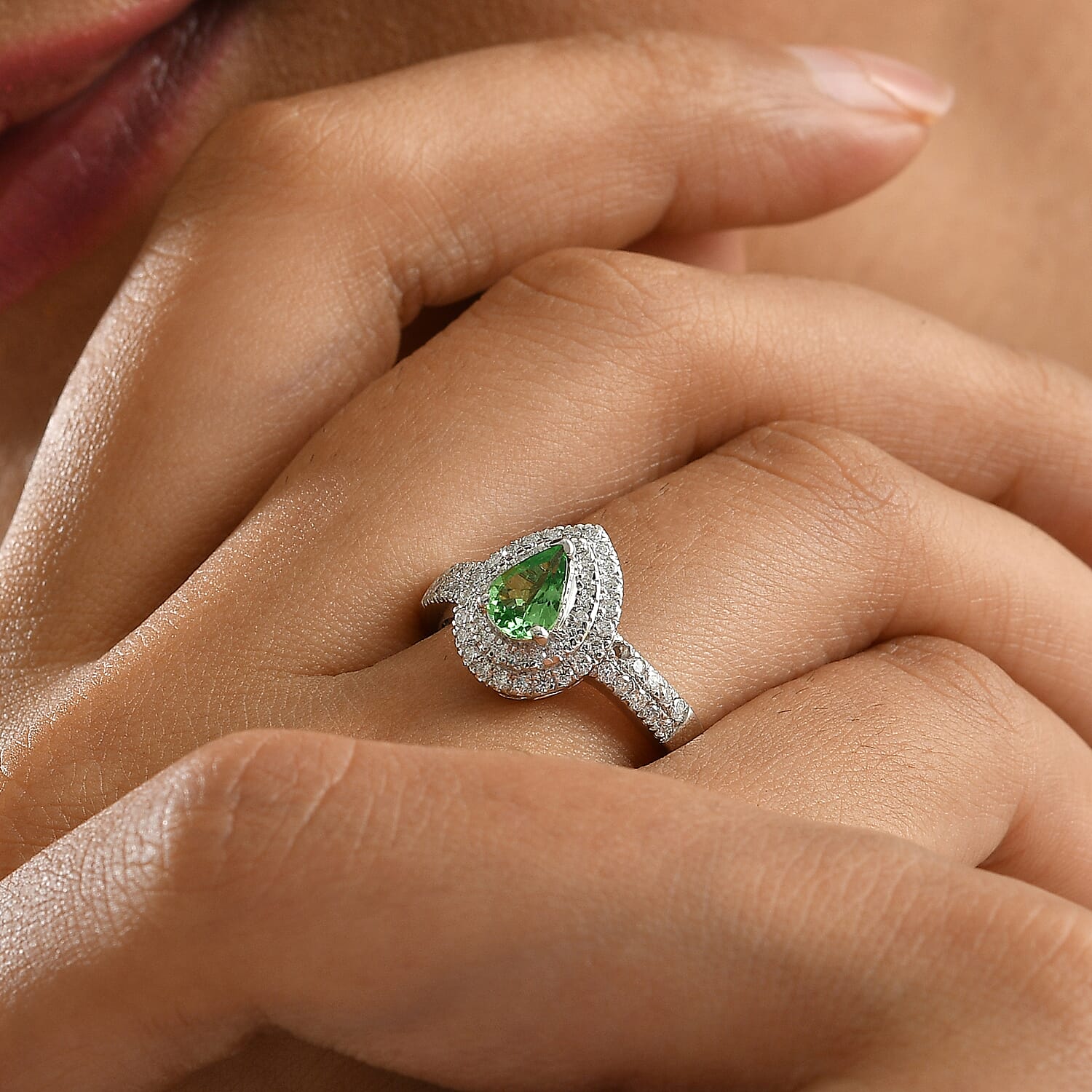 D'Joy Premium Tsavorite Garnet and Moissanite 1.10 ctw Dewdrop Bloom Ring in Rhodium Over Sterling Silver (Size 7.0)