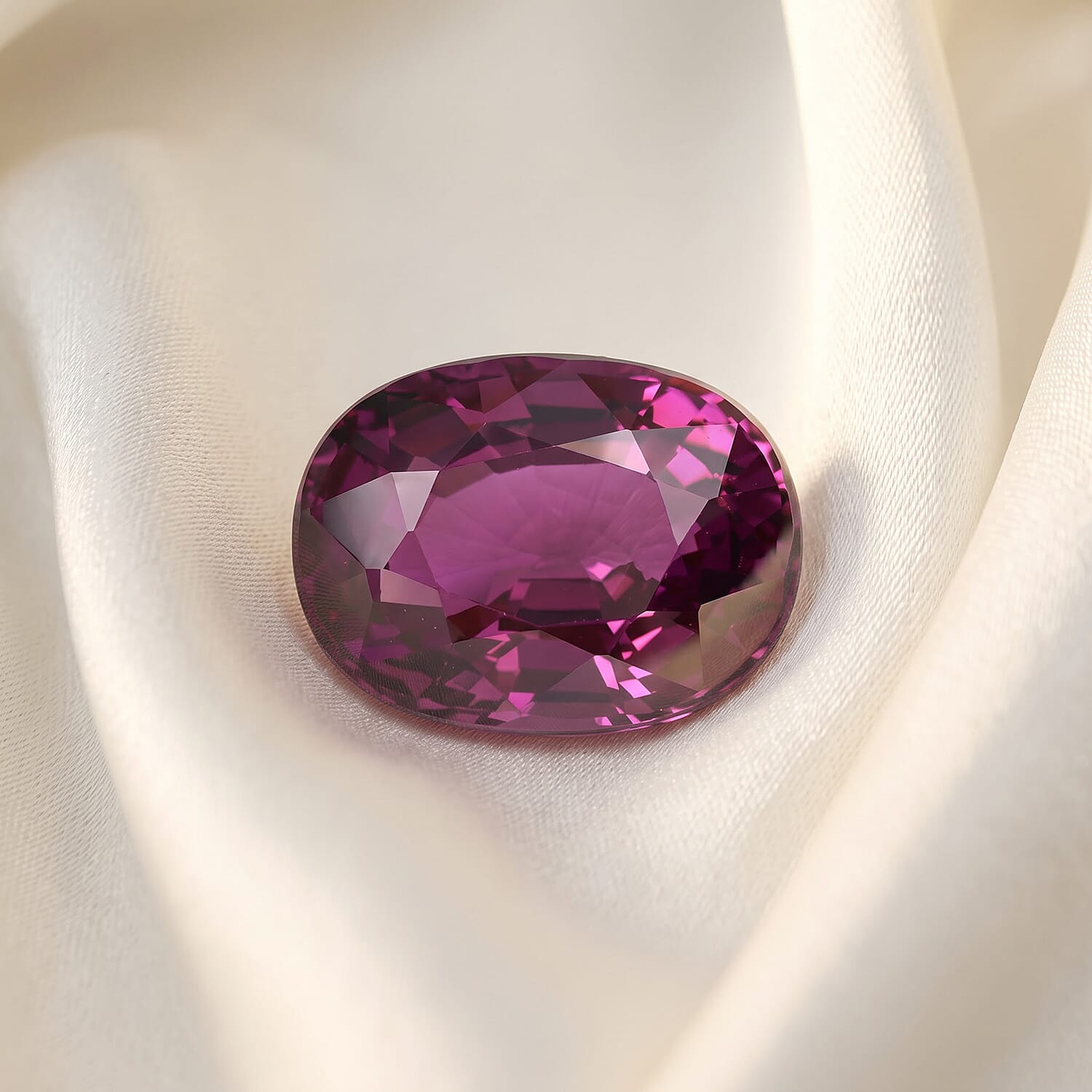 AAAA Radiant Ember Garnet (Cushion Free Size) 2.00 ctw