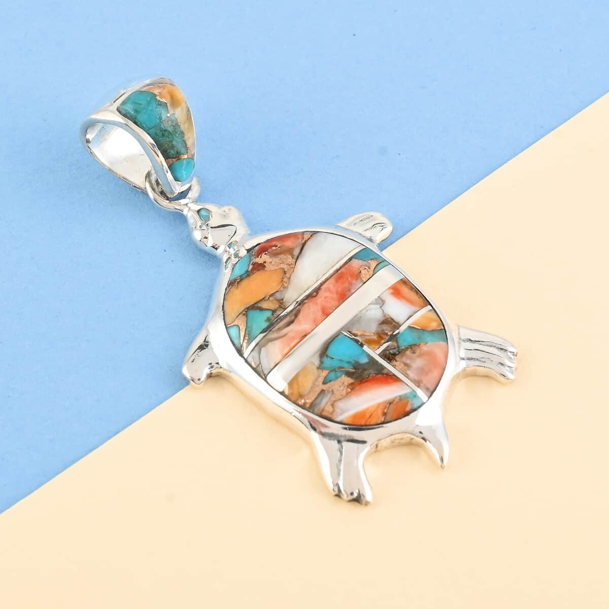 Santa Fe Style Spiny Turquoise Turtle Pendant in Sterling Silver 7.60 Grams 0.75 ctw image number 1