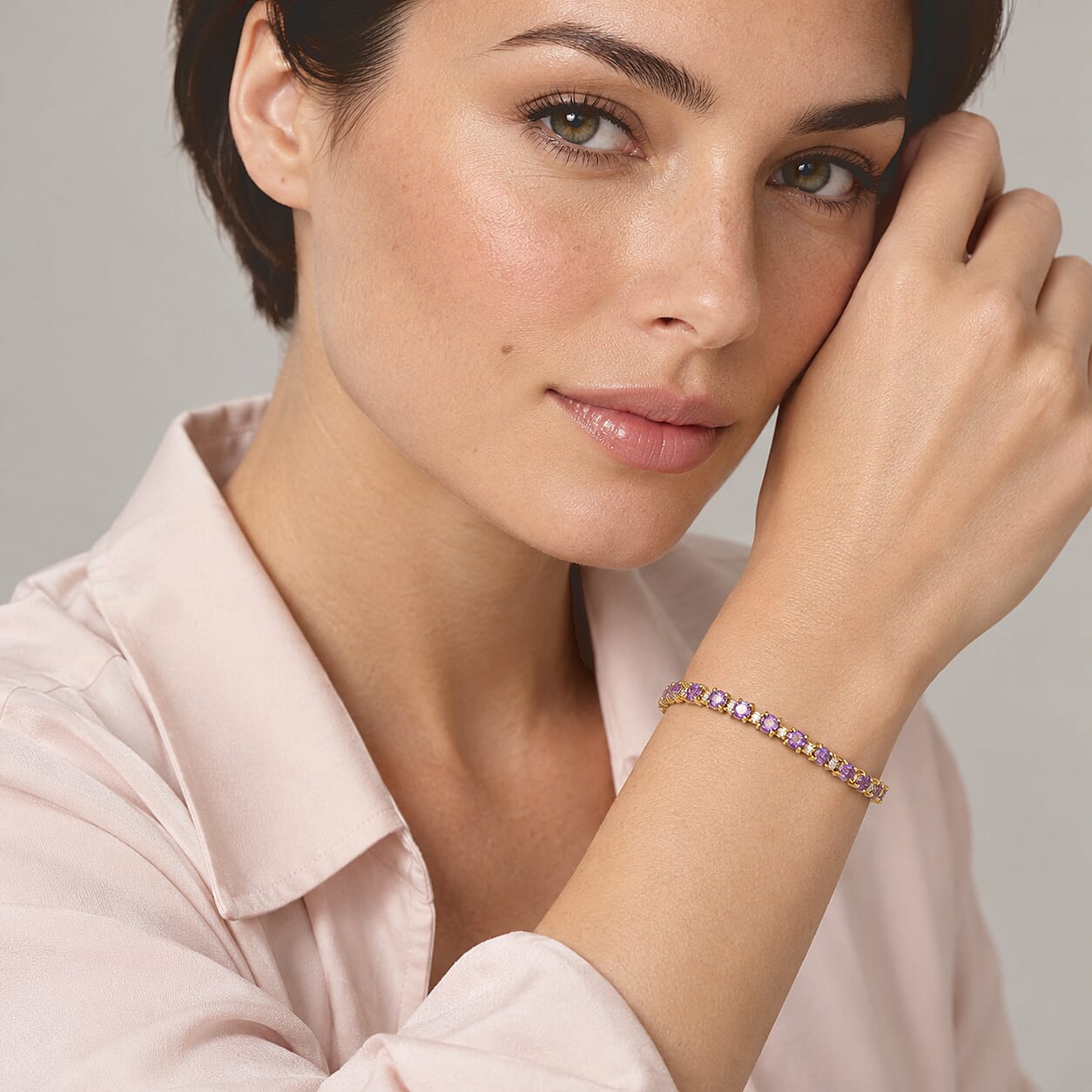 D'Joy Premium Madagascar Purple Sapphire and Moissanite 6.50 ctw The Royal Regalia Bracelet in 18K Vermeil Yellow Gold Over Sterling Silver (6.50 In)