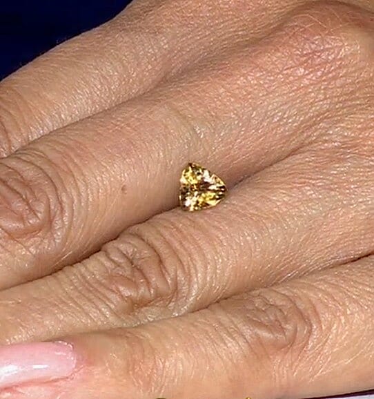 AAAA Natural Golden Tanzanite (Trillion) 1.00 ctw