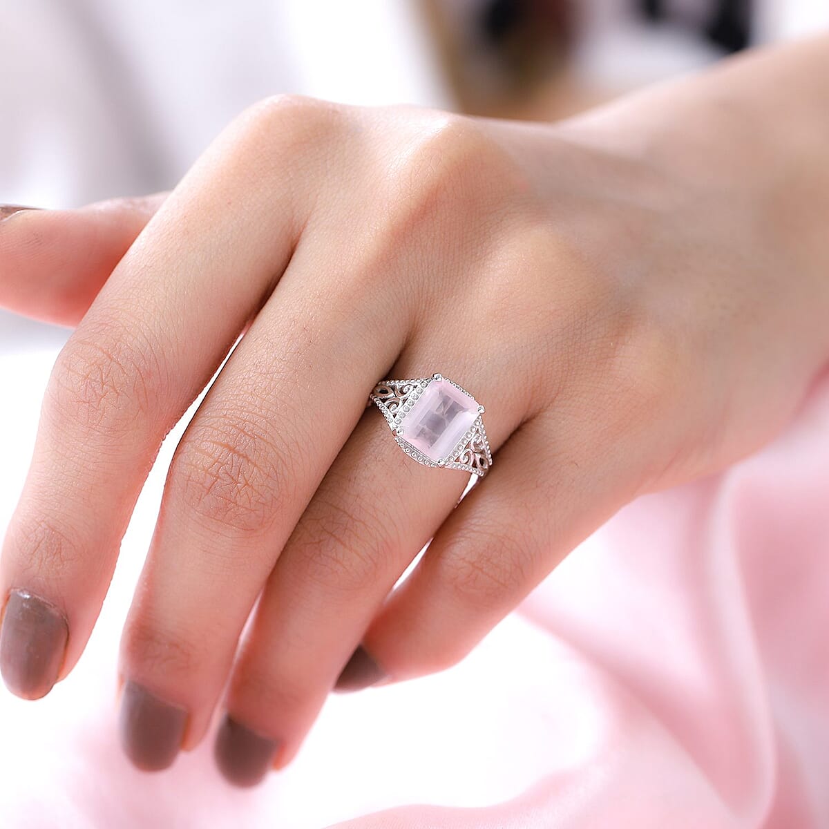 Galilea Rose Quartz Solitaire Ring in Platinum Over Sterling Silver (Size 6.0) 3.40 ctw image number 2