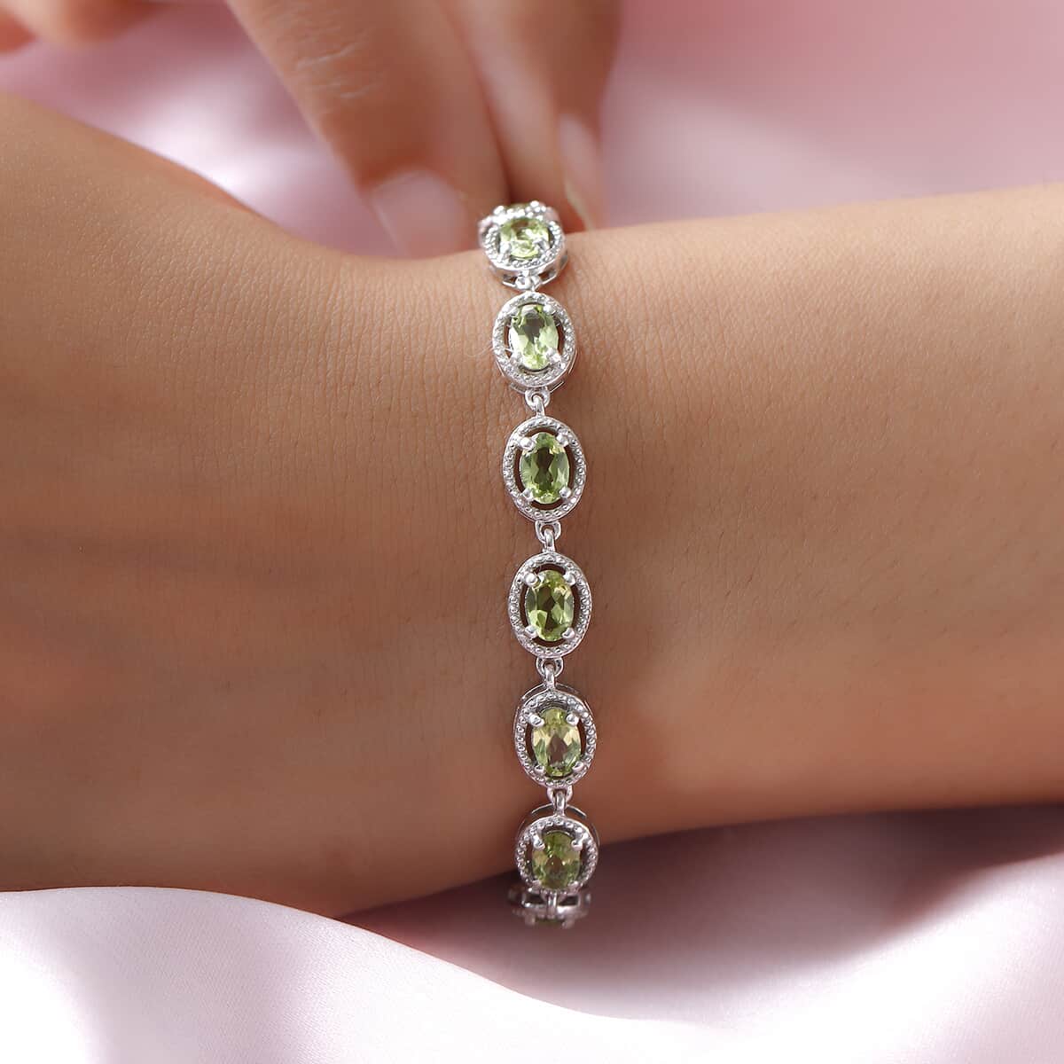 Peridot Bracelet in Platinum Over Sterling Silver (7.25 In) 11.15 Grams 7.65 ctw image number 1