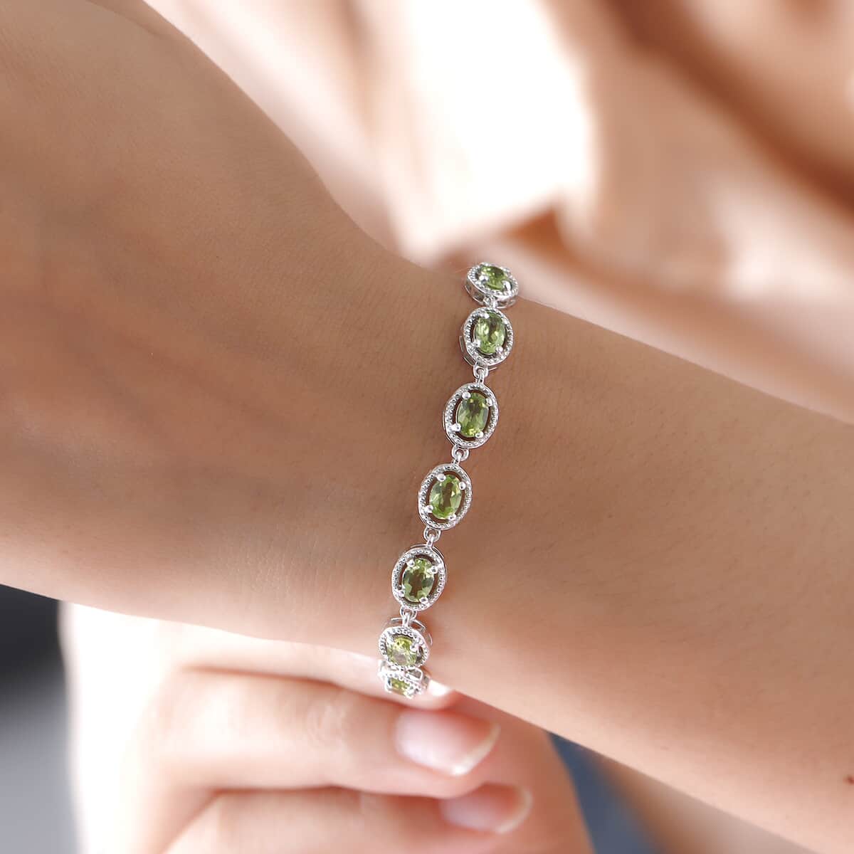 Peridot Bracelet in Platinum Over Sterling Silver (7.25 In) 11.15 Grams 7.65 ctw image number 2