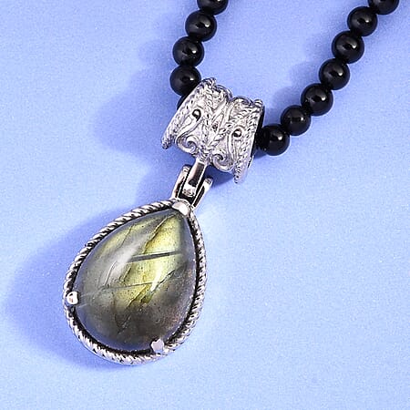 Malagasy Labradorite - Product card gallery slide 4 (10178538373433)