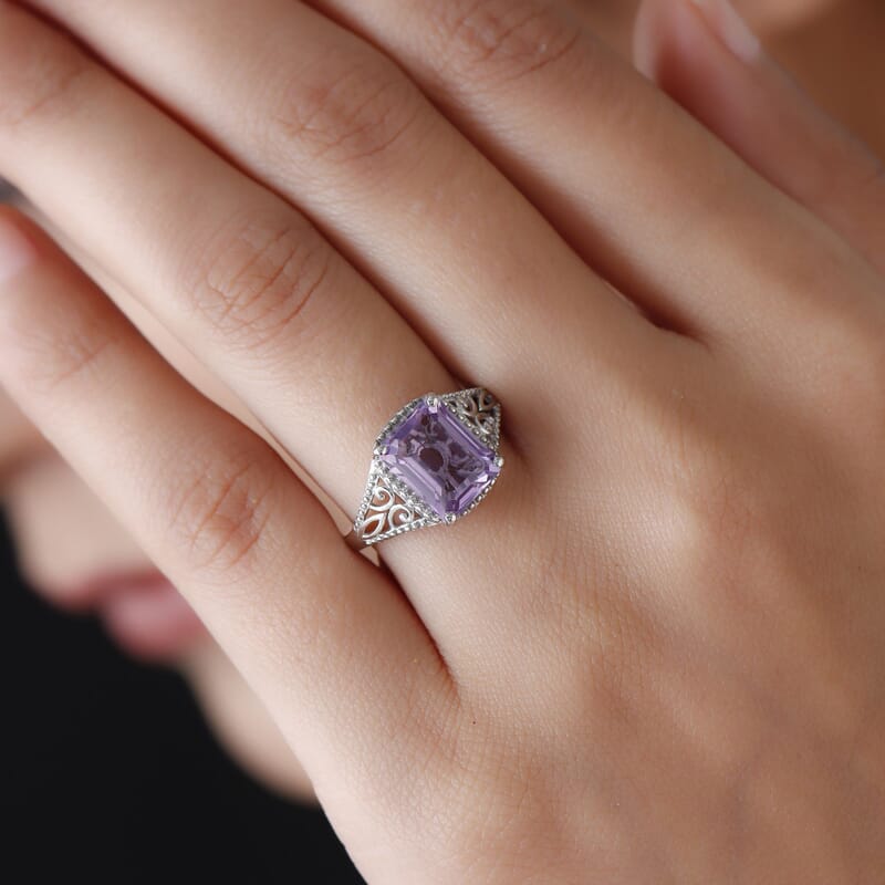 D'Joy Rose De France Amethyst 3.00 ctw  Solitaire Ring in Platinum Over Sterling Silver (Size 7.0)