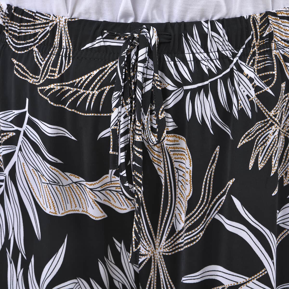 TAMSY Black and Beige Leaves Print Pattern Trousers - One Size Missy image number 5