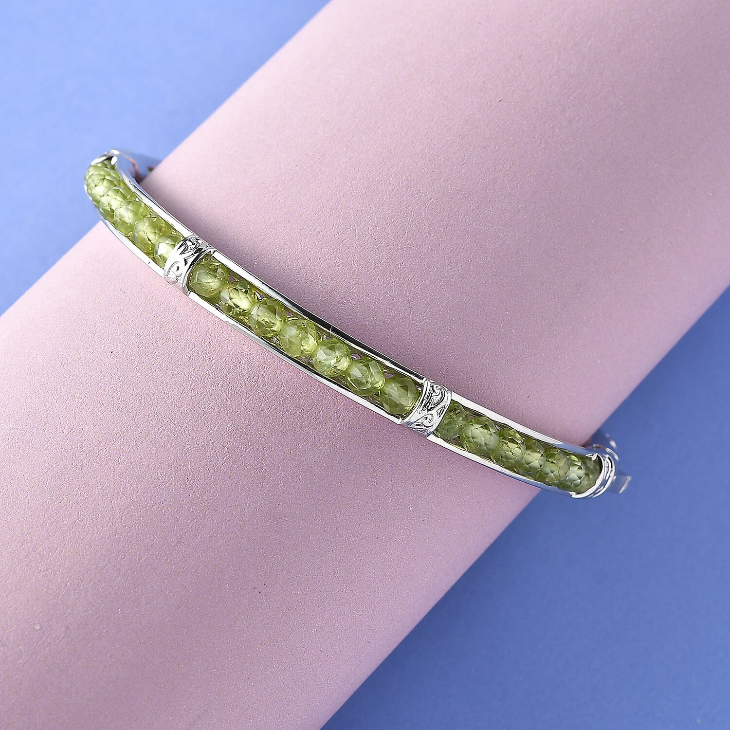 Hebei Peridot 22.65 ctw Bangle Bracelet in Platinum Bond (7.25 In)