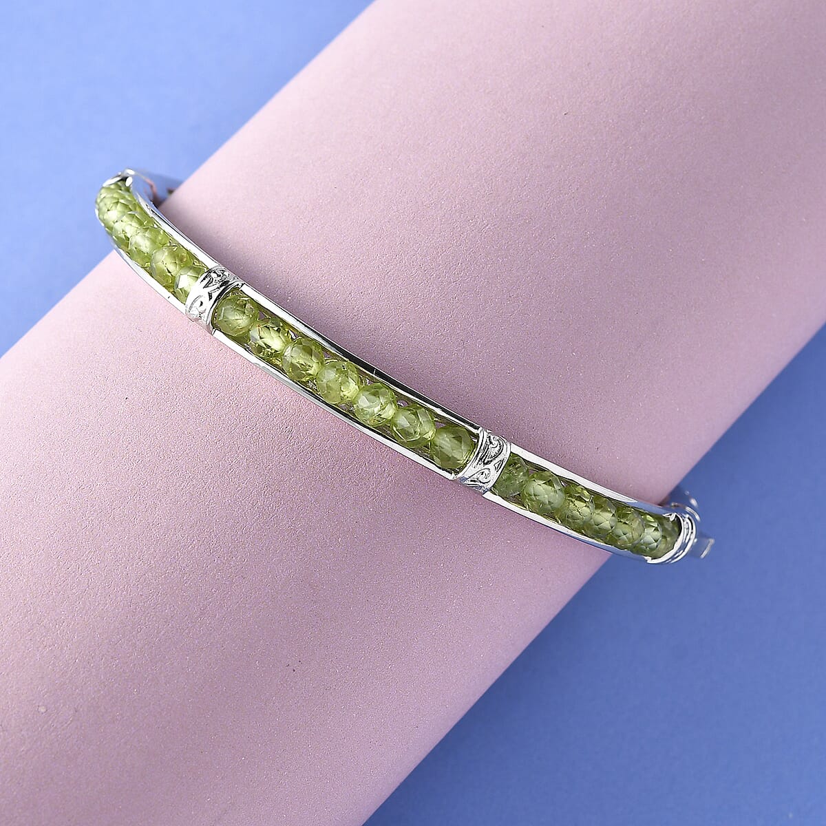 Hebei Peridot 22.65 ctw Bangle Bracelet in Platinum Bond (7.25 In)  image number 1