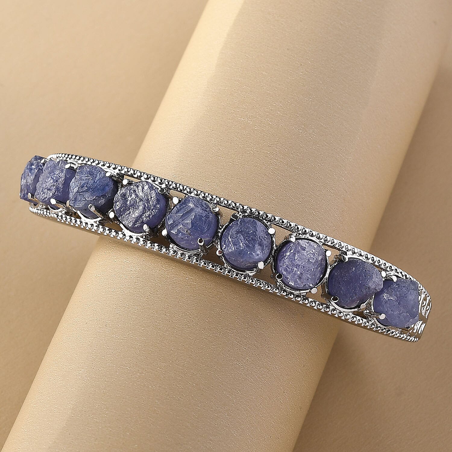 Tanzanite / 6.50 inches