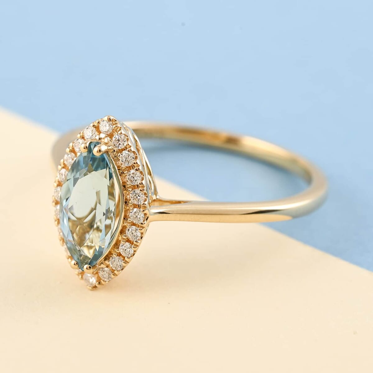 Certified & Appraised Iliana AAA Santa Maria Aquamarine and G-H SI Diamond 1.10 ctw Halo Ring in 18K Yellow Gold (Size 8.0) image number 1